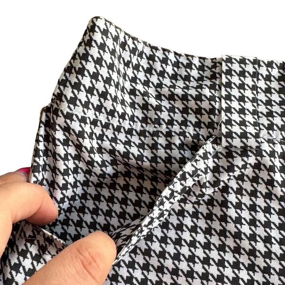 🍀 Nike Golf Womens FitDry Shorts Black White Houndstooth Pockets Logo Zip 2 - Picture 5 of 7